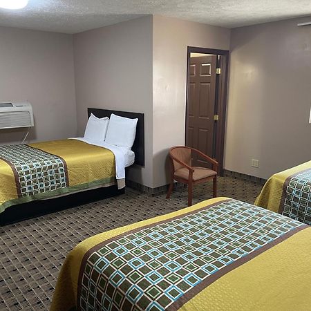 Economy Inn & Suites Ashtabula Esterno foto