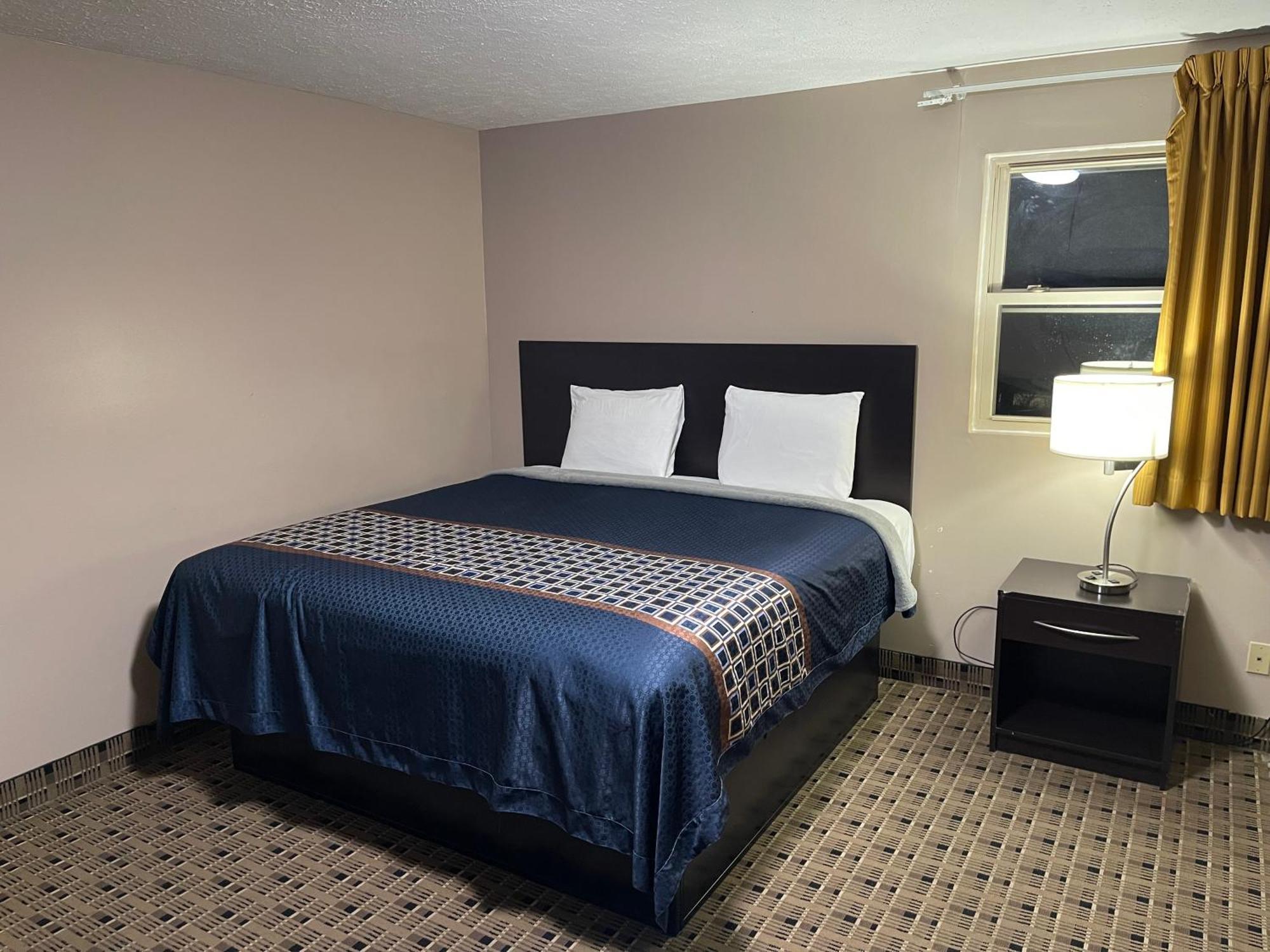 Economy Inn & Suites Ashtabula Esterno foto