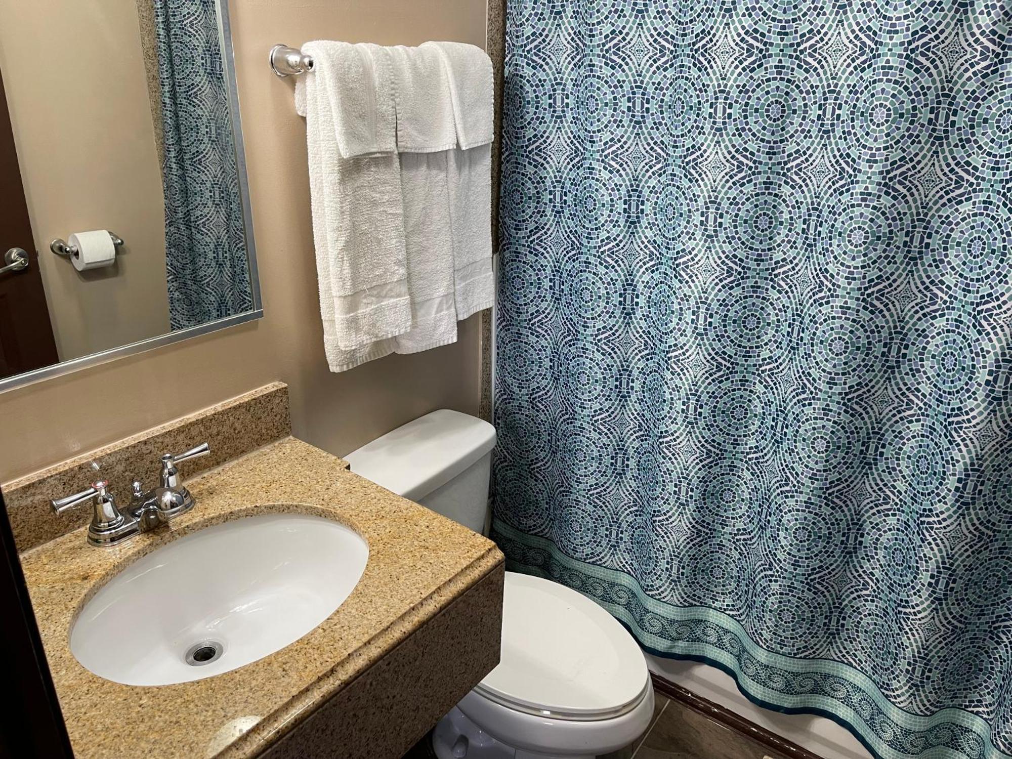 Economy Inn & Suites Ashtabula Esterno foto