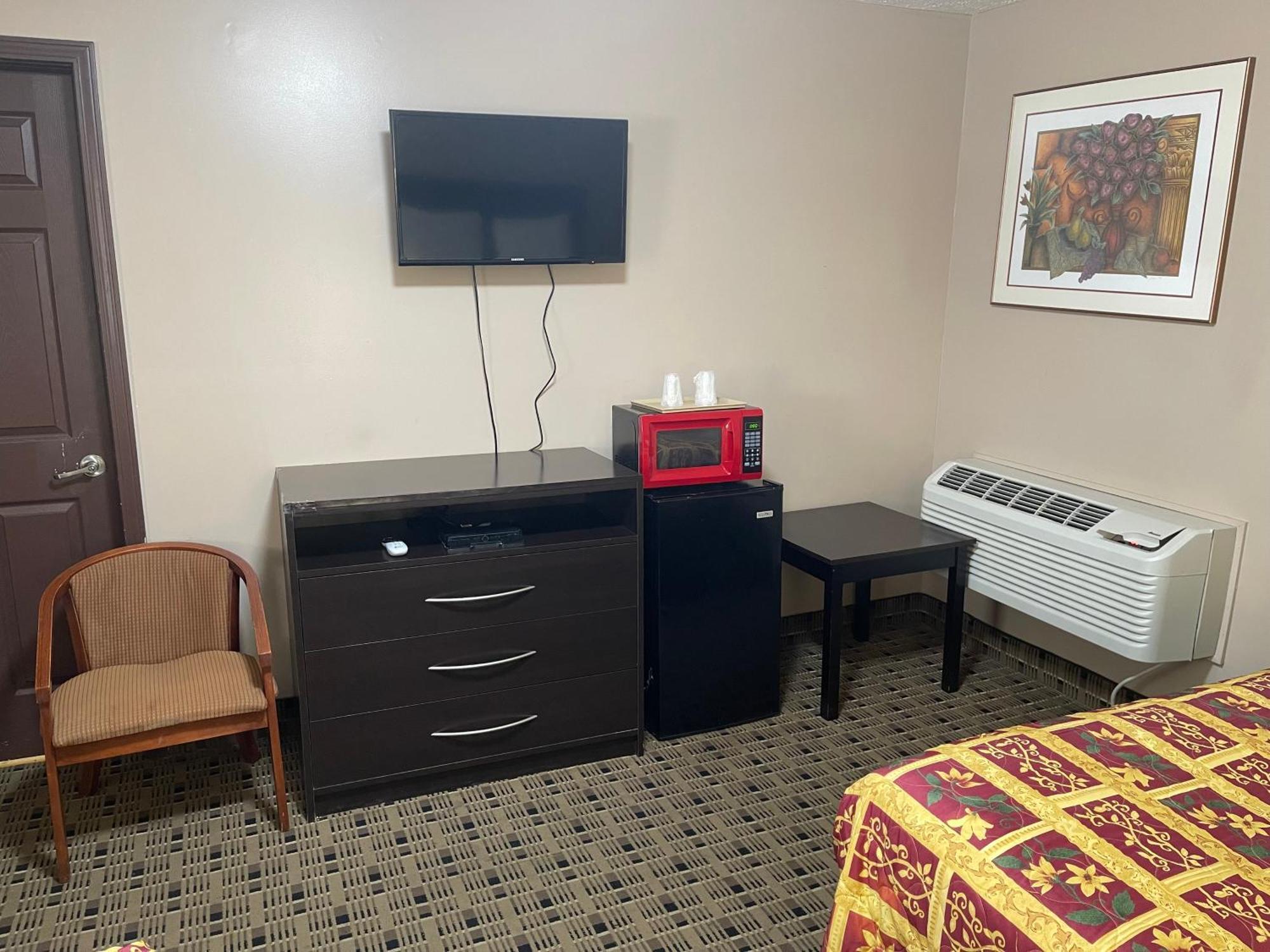 Economy Inn & Suites Ashtabula Esterno foto