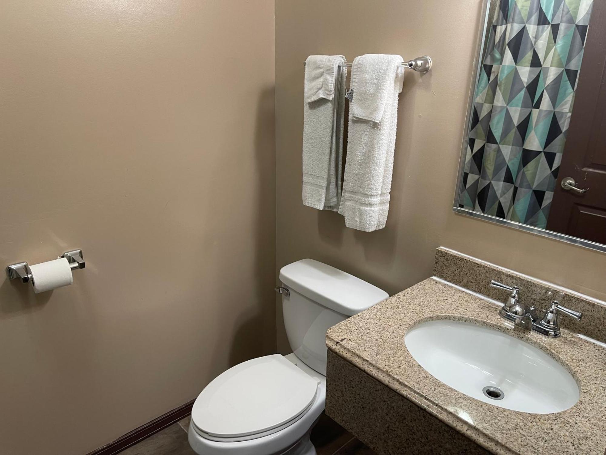 Economy Inn & Suites Ashtabula Esterno foto