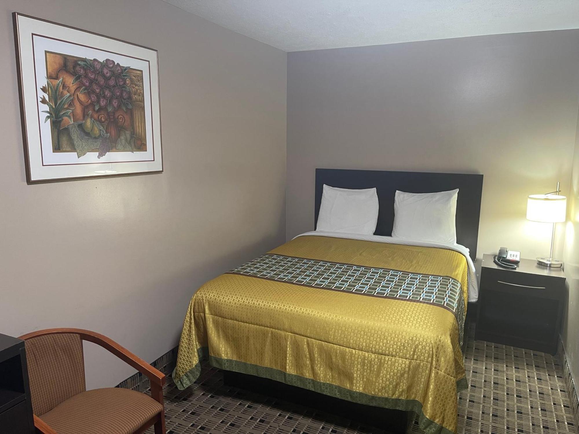 Economy Inn & Suites Ashtabula Esterno foto