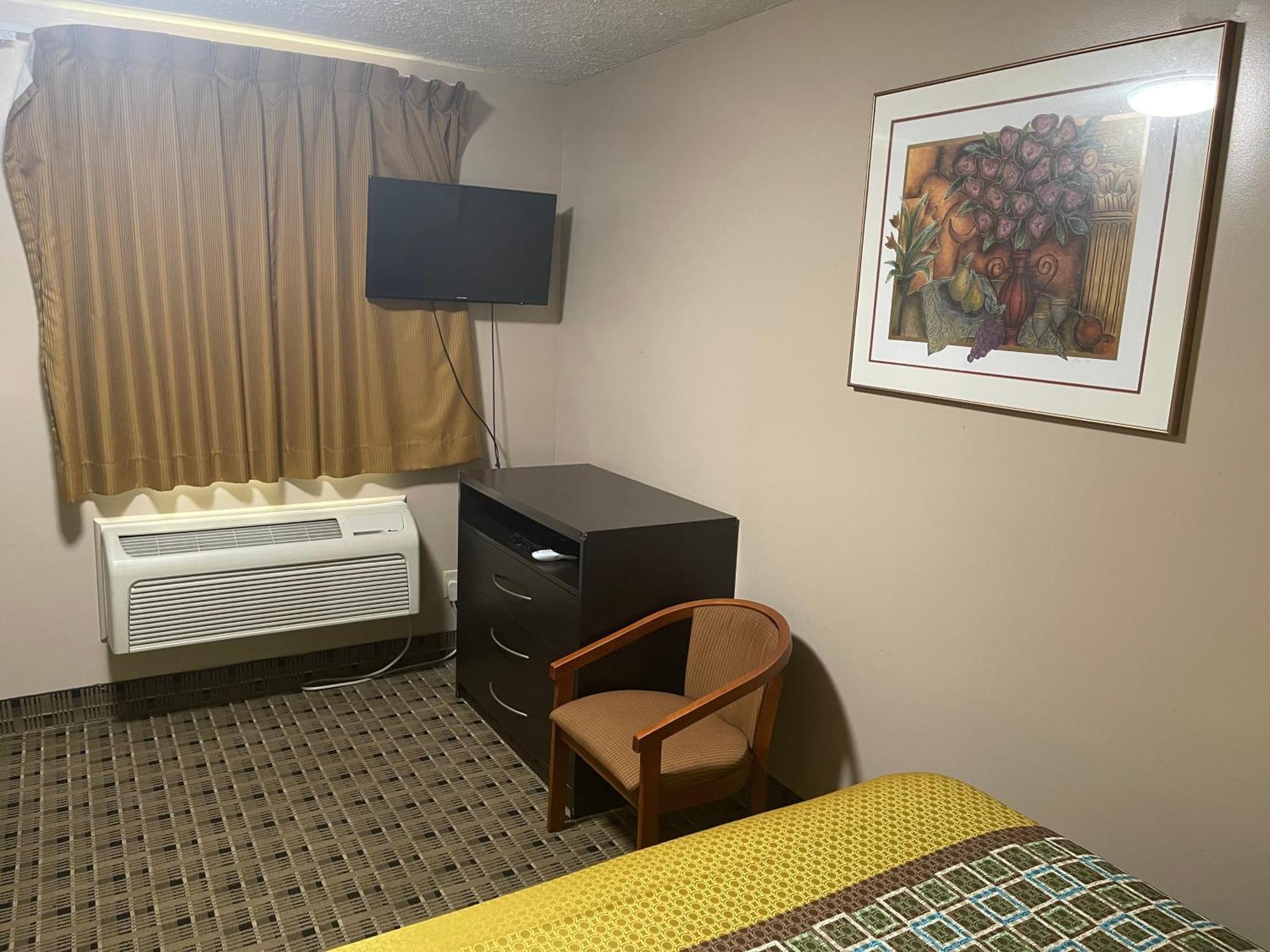 Economy Inn & Suites Ashtabula Esterno foto