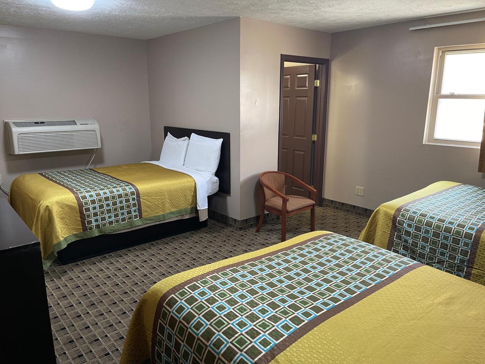 Economy Inn & Suites Ashtabula Esterno foto