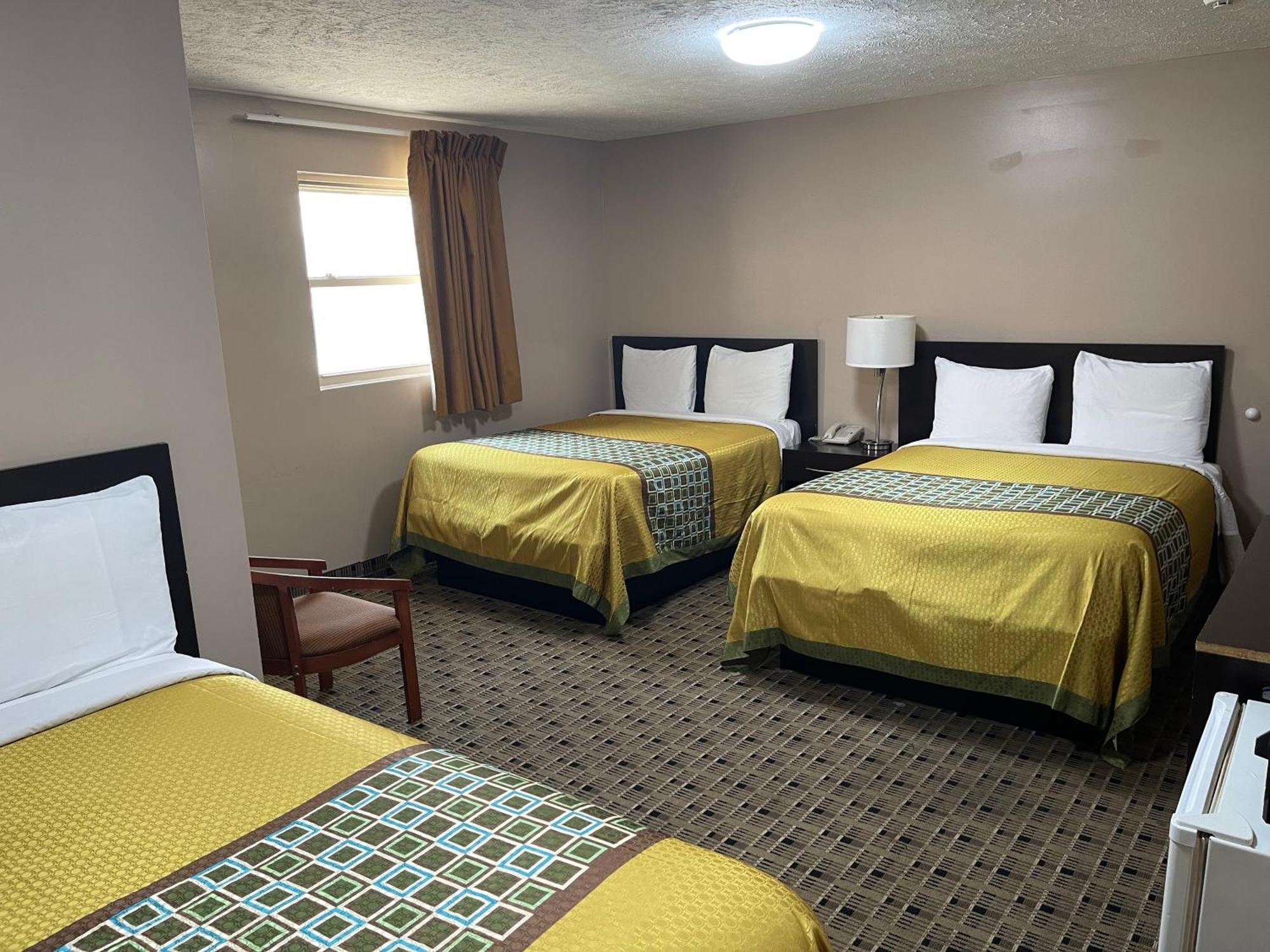 Economy Inn & Suites Ashtabula Esterno foto