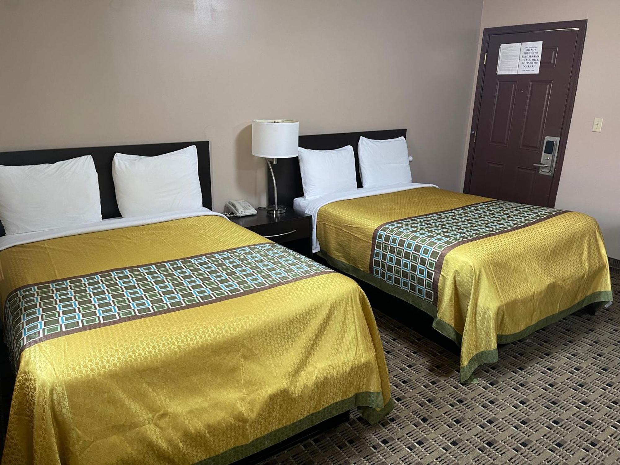 Economy Inn & Suites Ashtabula Esterno foto