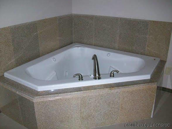 Economy Inn & Suites Ashtabula Camera foto