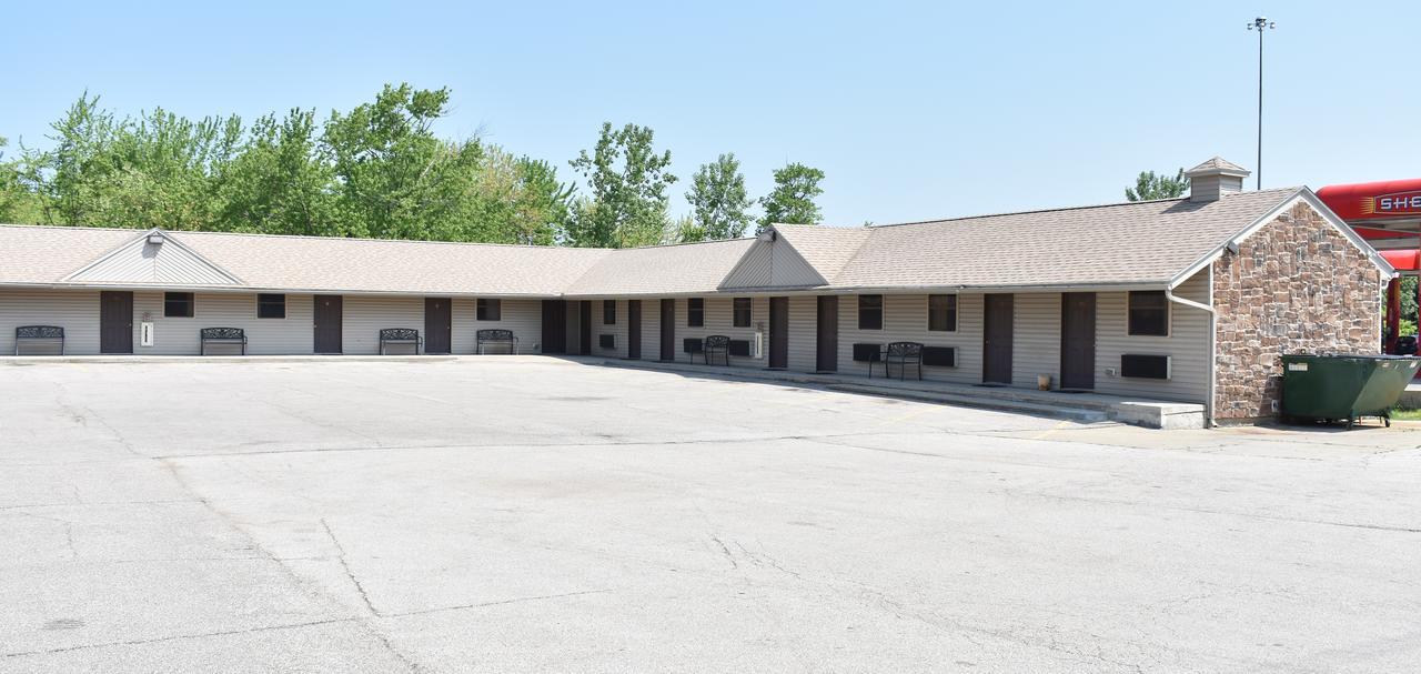 Economy Inn & Suites Ashtabula Esterno foto